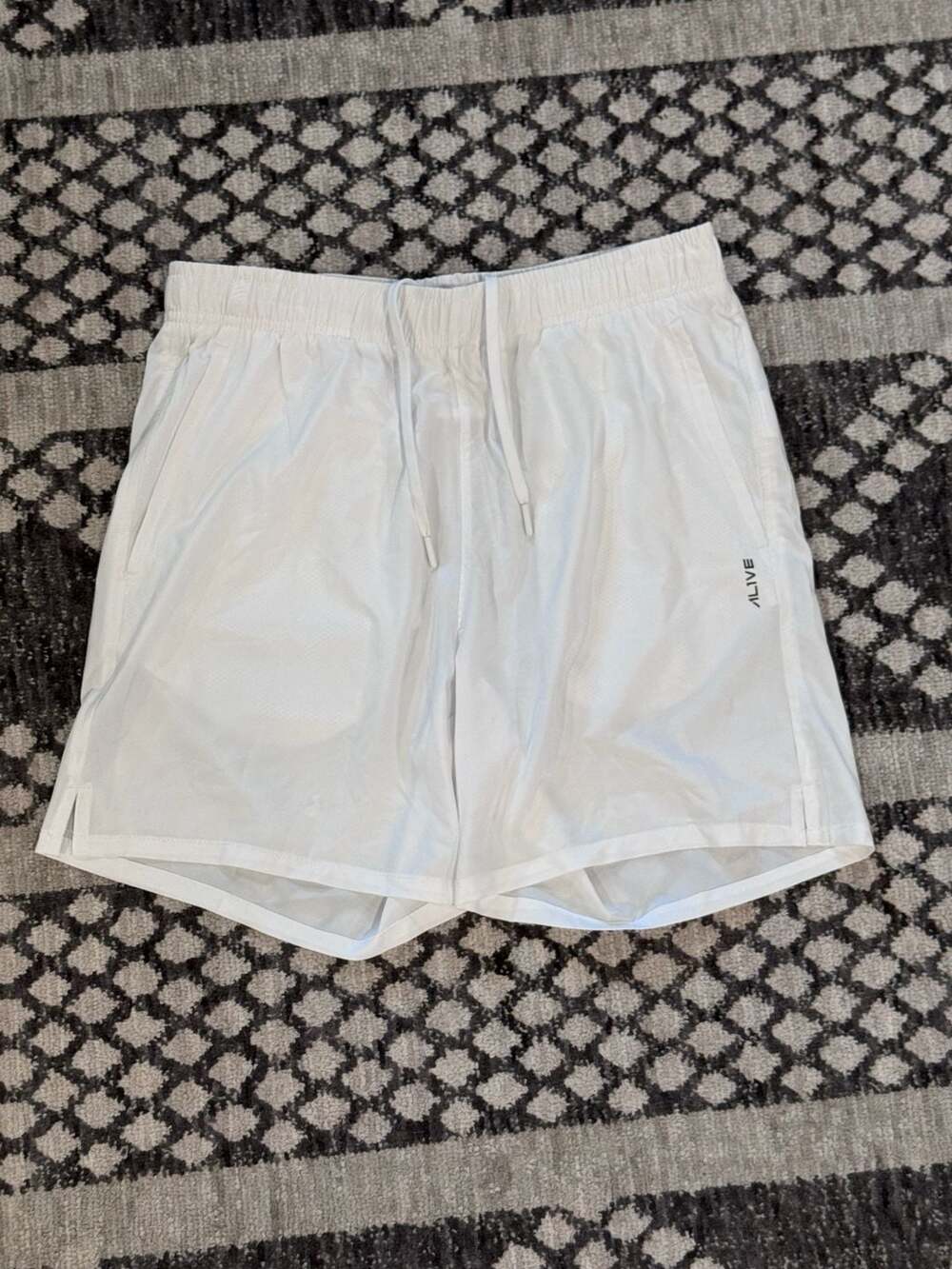 Alive Athletic Shorts Size S White Qwick-Dry Drawstring